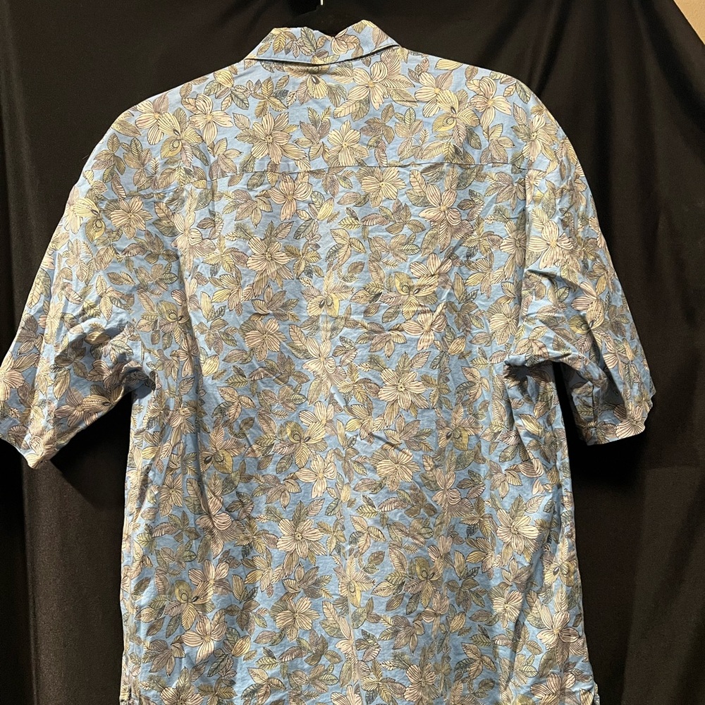 Tori Richard Blue and Tan Floral Hawaiian Shirt - Picture 2 of 8